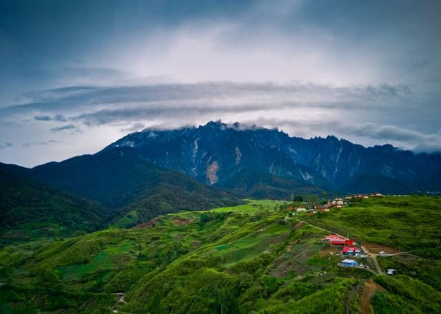 Menilik Keindahan Bukit Siadtaratas yang Ada di Sumatera Utara
