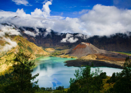 Pesona Gunung Rinjani, Keindahan di Pulau Lombok