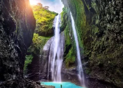 Pesona Air Terjun Madakaripura: Keajaiban Tersembunyi di Jawa Timur